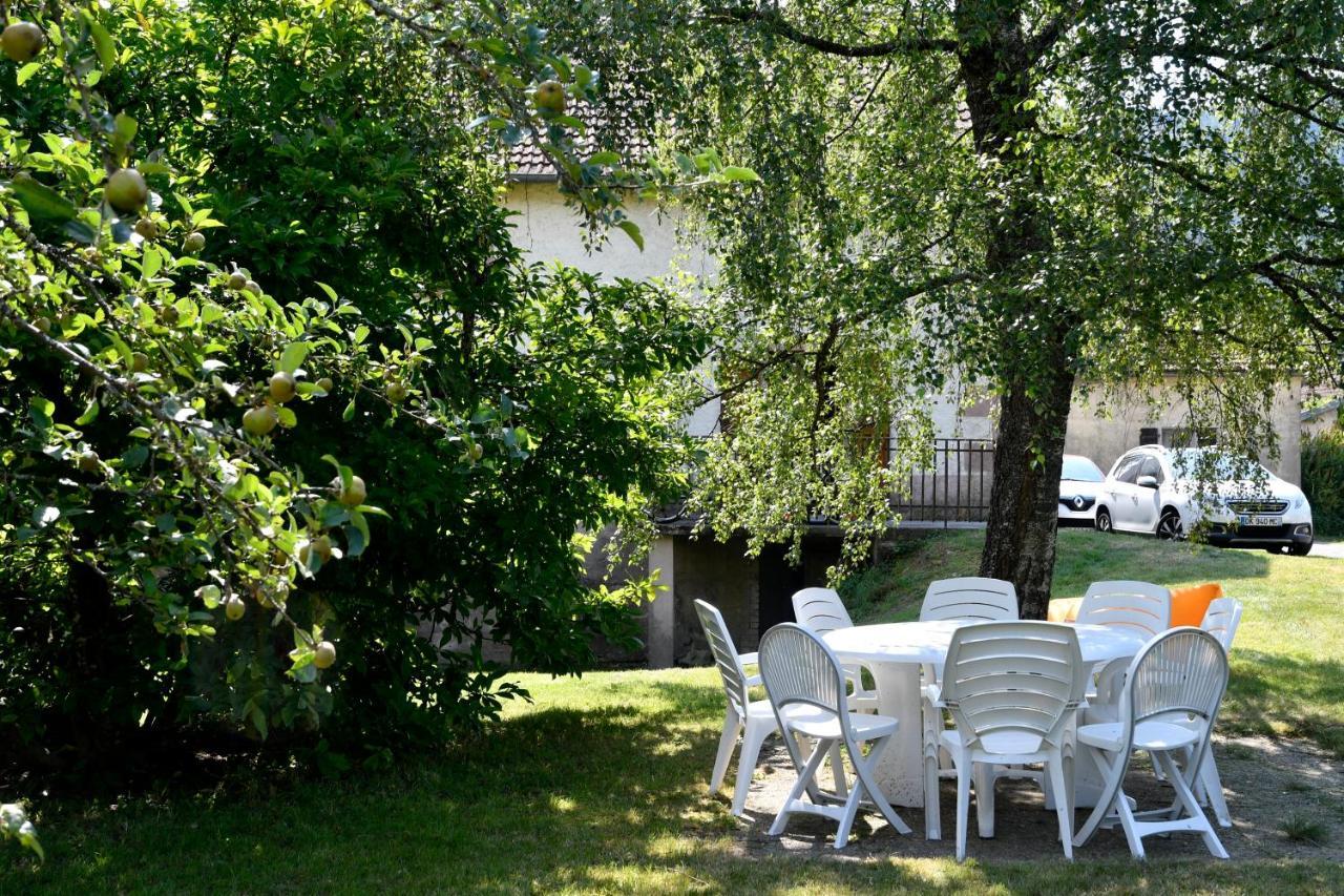 Ferme De Ma Grand-Mere Le Haut-du-Them Esterno foto
