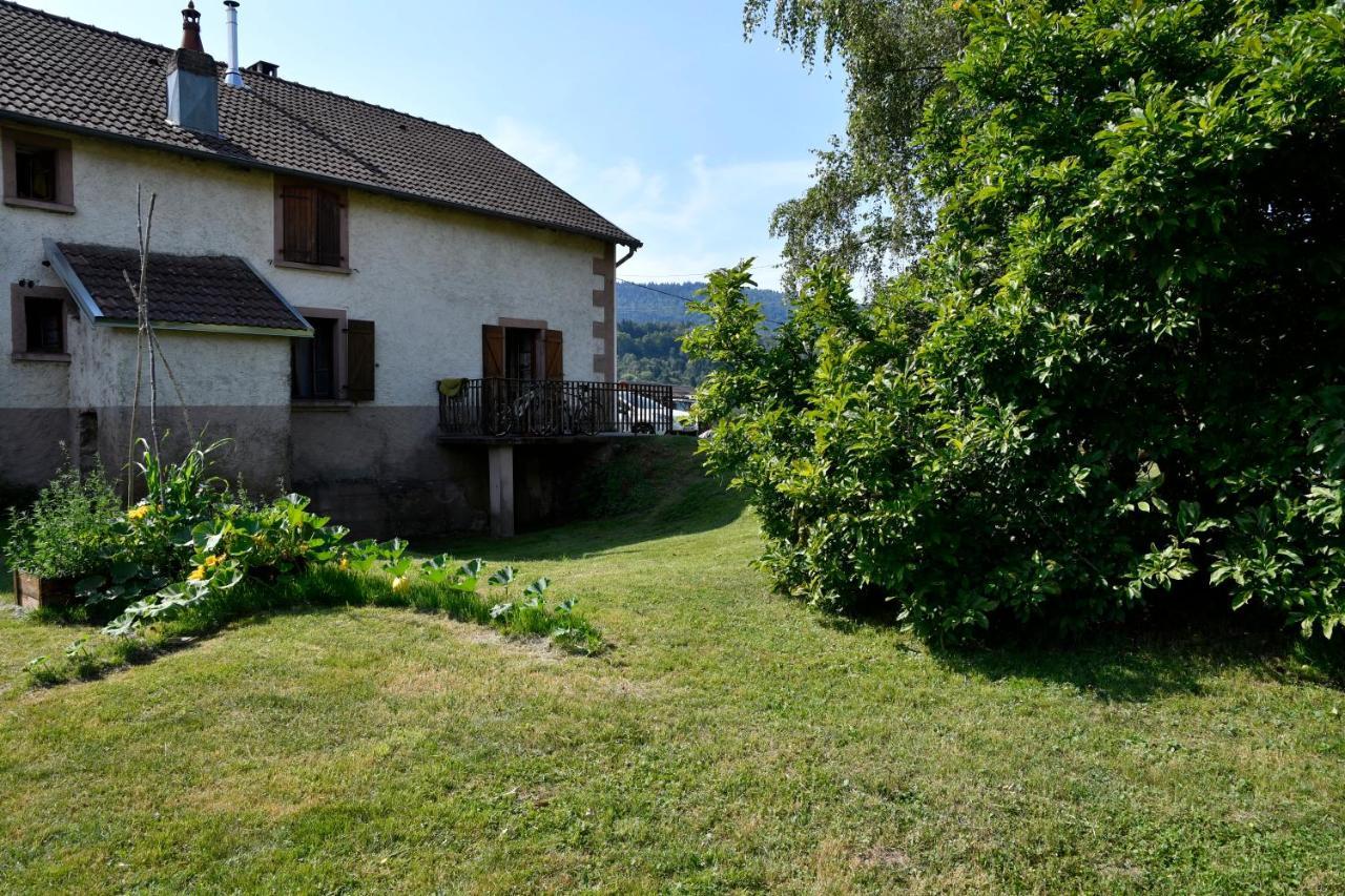 Ferme De Ma Grand-Mere Le Haut-du-Them Esterno foto