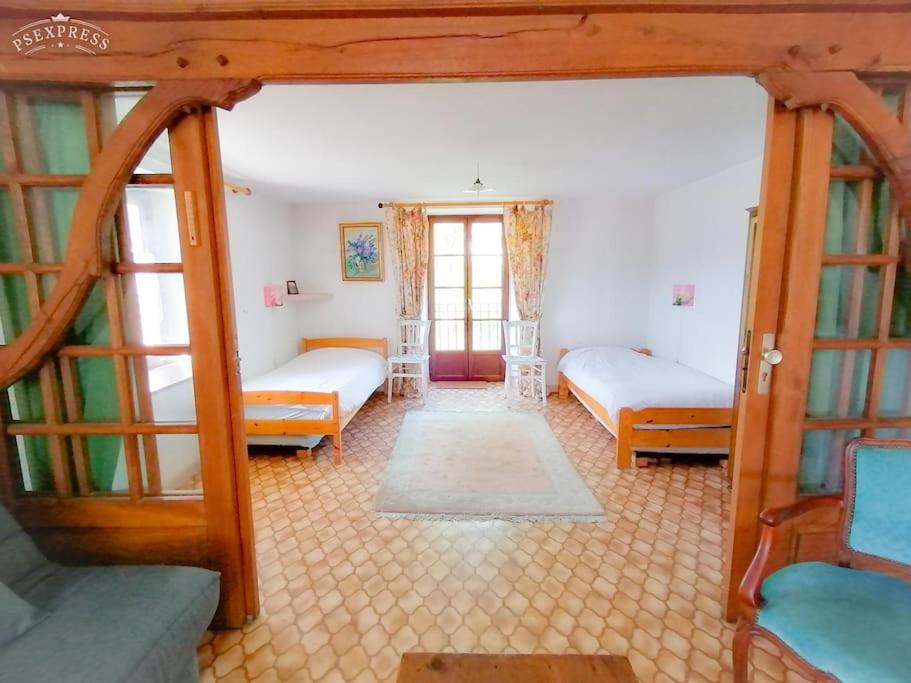 Ferme De Ma Grand-Mere Le Haut-du-Them Esterno foto
